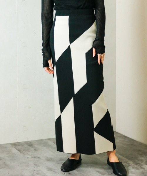 Per sist ence(パーシエンス)の「Per sist ence/パーシエンス 総柄ジャガードスカート(スカート・レディース・グレー/ブラック/ブラック系2/チャコールグレー/ホワイト系/ブラック系1/グレー系1/ベージュ/チャコールグレー×ブラック/ホワイト系2/ホワイト系3/ブラック系3/グレー系2/ベージュ系2/グレー系3/ブラック系4・FREE)」の4枚目の写真