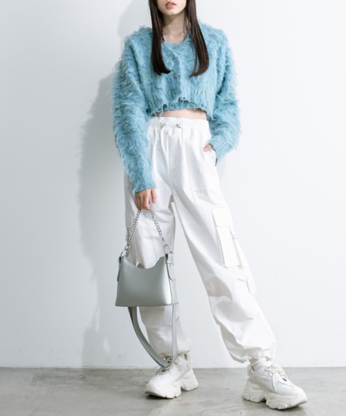 OLIVE des OLIVE(オリーブデオリーブ)の「つやつやサイドベルトカーゴパンツ 1032020160(カーゴパンツ・レディース・オフホワイト/ブラック/ブルー/ピンク・FREE)」の5枚目の写真