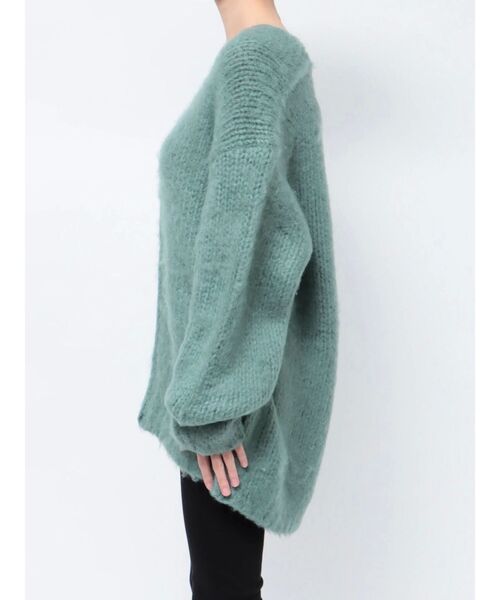 EMODA(エモダ)の「オーバーサイズショルダーニット(ニット/セーター・レディース・ブラック/ブルー/イエロー/アイボリー・FREE)」の11枚目の写真