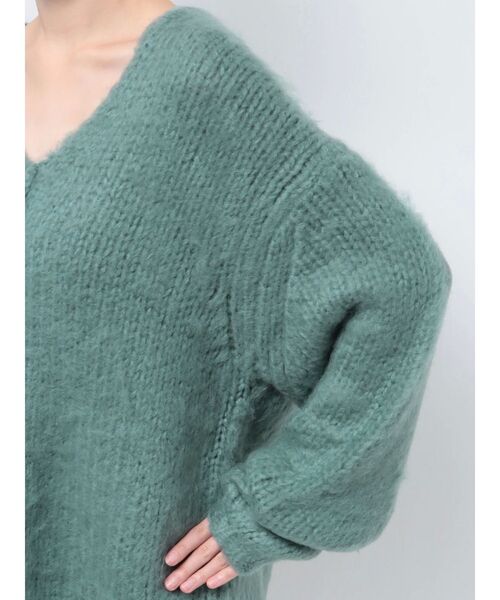 EMODA(エモダ)の「オーバーサイズショルダーニット(ニット/セーター・レディース・ブラック/ブルー/イエロー/アイボリー・FREE)」の14枚目の写真