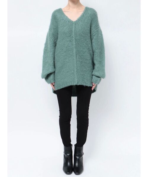 EMODA(エモダ)の「オーバーサイズショルダーニット(ニット/セーター・レディース・ブラック/ブルー/イエロー/アイボリー・FREE)」の17枚目の写真