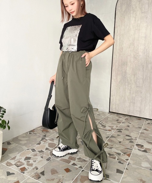 moment+(モーメントプラス)の「サイドスリットリボンミリタリーパンツ(その他パンツ・レディース・ピンク/ブラック/オフホワイト/カーキ・M/L)」の12枚目の写真
