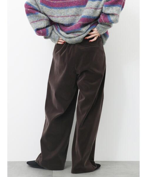 ehka sopo（エヘカソポ）の「別珍ツータックパンツ（その他パンツ・レディース・ブラウン/グレー/キャメル・F）」の2枚目の写真