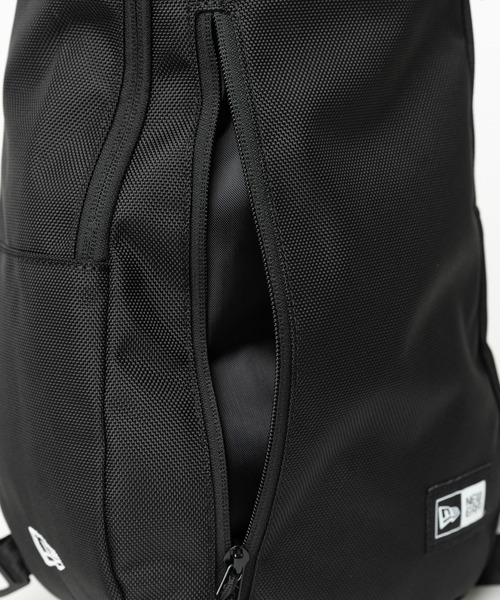 NEW ERA(ニューエラ)の「ニューエラ ボディバッグ シンプル 8L(ボディバッグ/ウエストポーチ・メンズ・ベージュ/ブラック/ストーン/ブラック系その他/ブラック系その他2・FREE)」の15枚目の写真