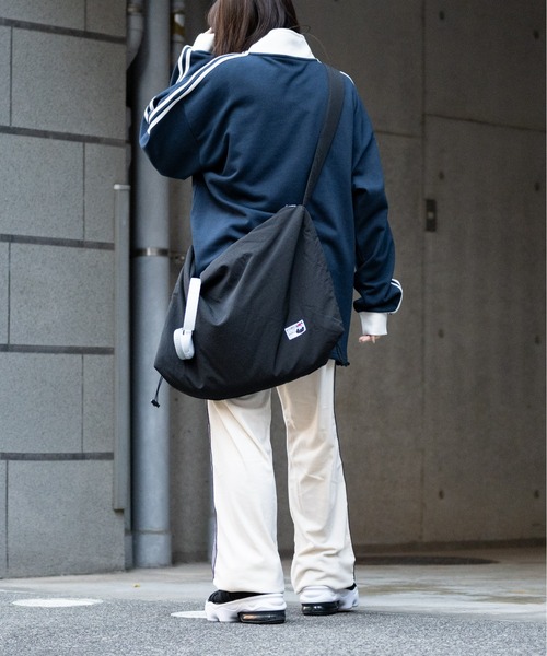 Red Cap Girl（レッドキャプガール）の「【a-r】〔RedCapGirl/レッドキャップガール〕サイドライン ワンポイント刺繍 ハーフジップ（スウェット・メンズ・ネイビー/アイボリー/ブラック・LARGE/MEDIUM/X-LARGE）」の19枚目の写真