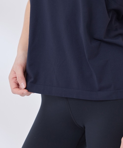 Spiritual Gangster（スピリチュアルギャングスター）の「【SPIRITUAL GANGSTER】ELEVATE SEAMLESS MUSCLE TANK（タンクトップ・レディース・ブラック/レッド/ホワイト系その他・S）」の16枚目の写真