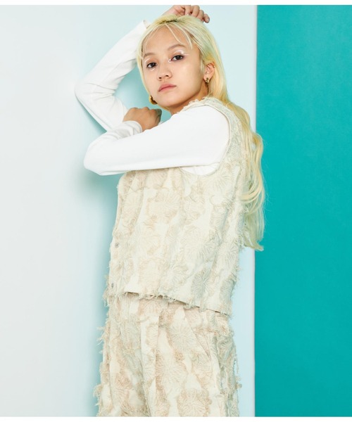 Settimissimo（セッティミッシモ）の「フリンジ ジャガード フロントボタン ジレ ベスト（ベスト・レディース・ブラック/アイボリー・FREE）」の5枚目の写真