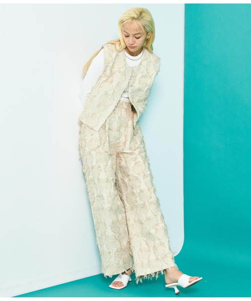 Settimissimo（セッティミッシモ）の「フリンジ ジャガード フロントボタン ジレ ベスト（ベスト・レディース・ブラック/アイボリー・FREE）」の8枚目の写真