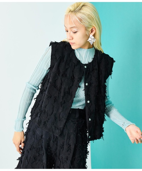 Settimissimo（セッティミッシモ）の「フリンジ ジャガード フロントボタン ジレ ベスト（ベスト・レディース・ブラック/アイボリー・FREE）」の11枚目の写真