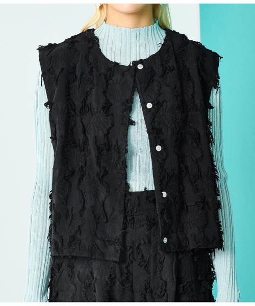 Settimissimo（セッティミッシモ）の「フリンジ ジャガード フロントボタン ジレ ベスト（ベスト・レディース・ブラック/アイボリー・FREE）」の18枚目の写真