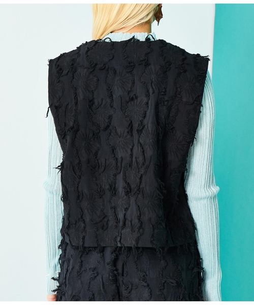 Settimissimo（セッティミッシモ）の「フリンジ ジャガード フロントボタン ジレ ベスト（ベスト・レディース・ブラック/アイボリー・FREE）」の19枚目の写真