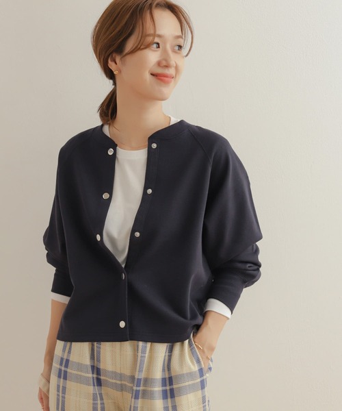 URBAN RESEARCH DOORS（アーバンリサーチドアーズ）の「コットンスウェットラグランショートカーディガン（カーディガン/ボレロ・レディース・アイボリー/グレー系その他/ネイビー・MEDIUM）」の3枚目の写真