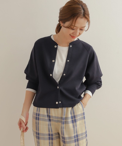 URBAN RESEARCH DOORS（アーバンリサーチドアーズ）の「コットンスウェットラグランショートカーディガン（カーディガン/ボレロ・レディース・アイボリー/グレー系その他/ネイビー・MEDIUM）」の11枚目の写真