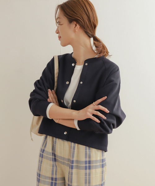 URBAN RESEARCH DOORS（アーバンリサーチドアーズ）の「コットンスウェットラグランショートカーディガン（カーディガン/ボレロ・レディース・アイボリー/グレー系その他/ネイビー・MEDIUM）」の10枚目の写真