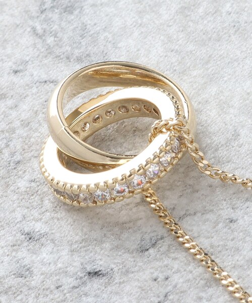 OPAQUE.CLIP（オペークドットクリップ）の「◆ビジューリング×メタルリングロングネックレス（ネックレス・レディース・シルバー/ゴールド・00）」の5枚目の写真