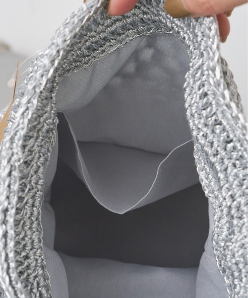 Actually（アクチュアリー）の「メタリックコードヤーン 巾着バッグ（ショルダーバッグ・レディース・ブラック/ブルー/シルバー・フリー）」の15枚目の写真