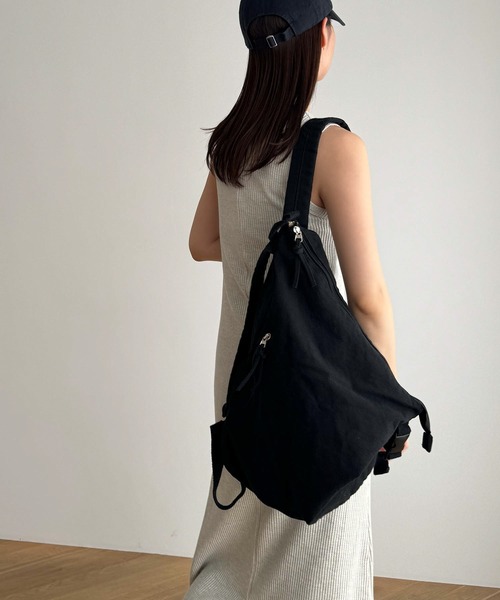 CANAL JEAN（キャナルジーン）の「El mar　トライアングルバックパック（バックパック/リュック・レディース・アイボリー/ブラック・ONE SIZE）」の20枚目の写真