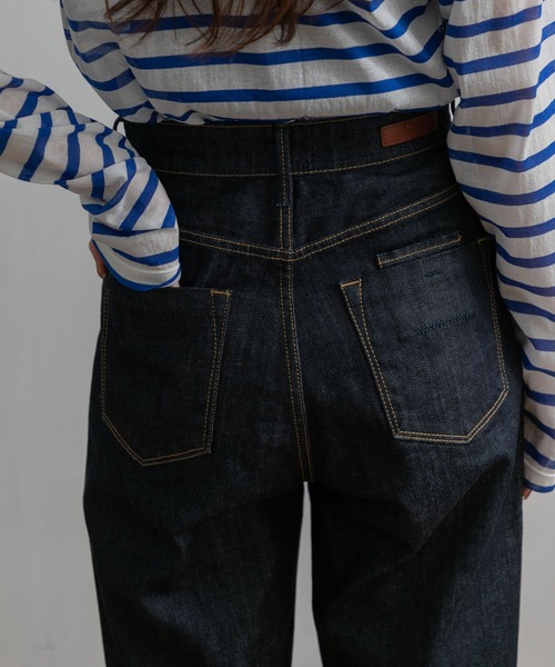 YANUK(ヤヌーク)の「YANUK ボーイズストレート LEA OWI(デニムパンツ・レディース・インディゴブルー・23/24/25)」の8枚目の写真