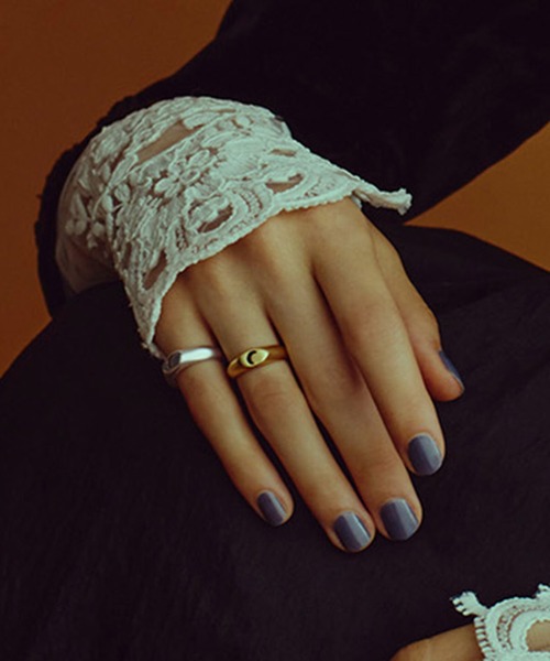 ANU（アヌ）の「crescent moon ring - クレセントムーンリング（リング・レディース・ゴールド/シルバー・9号/11号）」の10枚目の写真