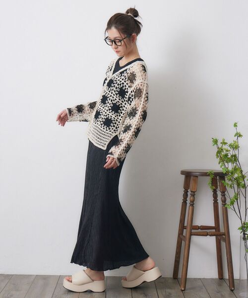 RETRO GIRL(レトロガール)の「細プリーツロングSK(スカート・レディース・ブラック/ブルー系その他/ナチュラル/シルバー・FREE)」の21枚目の写真