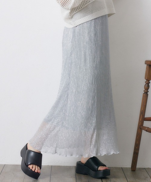 RETRO GIRL(レトロガール)の「細プリーツロングSK(スカート・レディース・ブラック/ブルー系その他/ナチュラル/シルバー・FREE)」の4枚目の写真