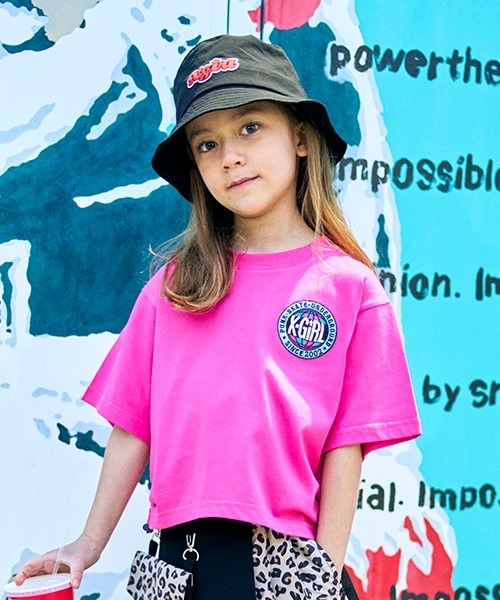 X-girl Stages（エックスガールステージス）の「脇シャーリングビッグロゴ半袖Tシャツ（Tシャツ/カットソー・キッズ・オフホワイト/ブラック/ピンク・110cm/120cm/130cm/140cm/100cm/90cm）」の3枚目の写真