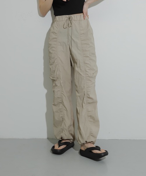 Uiscel（ユイセル）の「Uiscel　パッカリングイージーカーゴパンツ（その他パンツ・レディース・ライトベージュ/ブラック/オレンジ・ONE）」の8枚目の写真