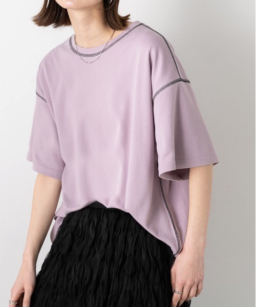 ad thie(アドティエ)の「配色ステッチ スムースTシャツ(Tシャツ/カットソー・レディース・ブラック/杢グレー/ラベンダー/オフホワイト/ブラウン・FREE)」の5枚目の写真