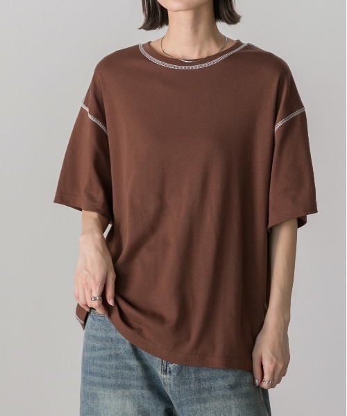 ad thie(アドティエ)の「配色ステッチ スムースTシャツ(Tシャツ/カットソー・レディース・ブラック/杢グレー/ラベンダー/オフホワイト/ブラウン・FREE)」の4枚目の写真