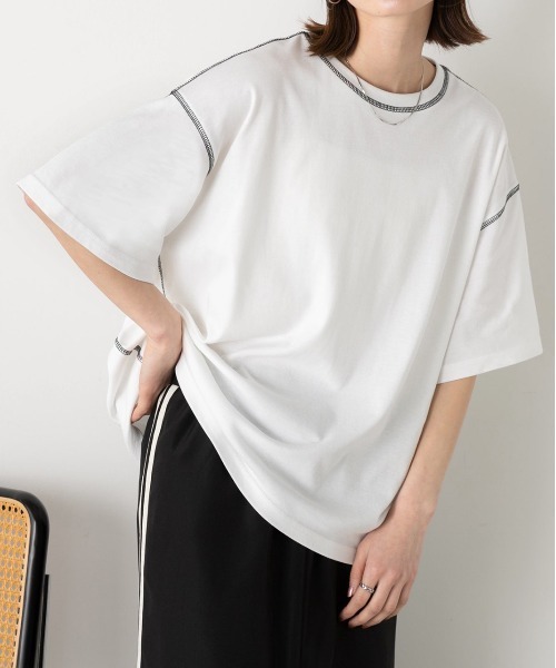 ad thie(アドティエ)の「配色ステッチ スムースTシャツ(Tシャツ/カットソー・レディース・ブラック/杢グレー/ラベンダー/オフホワイト/ブラウン・FREE)」の1枚目の写真