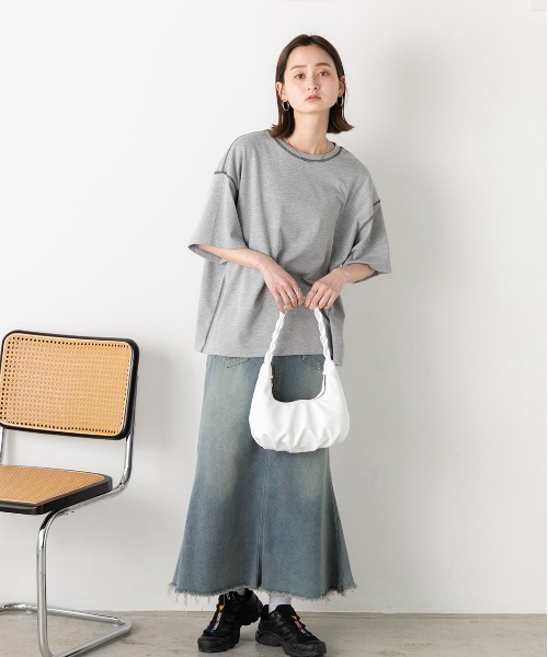 ad thie(アドティエ)の「配色ステッチ スムースTシャツ(Tシャツ/カットソー・レディース・ブラック/杢グレー/ラベンダー/オフホワイト/ブラウン・FREE)」の21枚目の写真