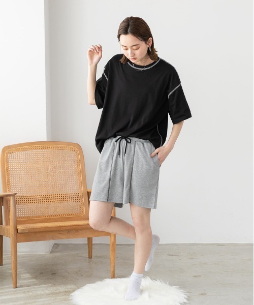 ad thie(アドティエ)の「配色ステッチ スムースTシャツ(Tシャツ/カットソー・レディース・ブラック/杢グレー/ラベンダー/オフホワイト/ブラウン・FREE)」の18枚目の写真