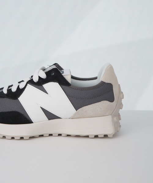 NEW BALANCE（ニューバランス）の「newbalance/327（スニーカー
