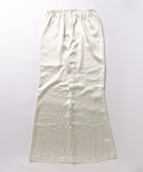 wee9s（ウィークス）の「satin like flare pants / サテンフレアパンツ（その他パンツ・レディース・ブラック/ホワイト・FREE）」の5枚目の写真