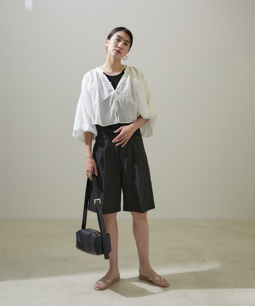 SALON adam et rope'(サロン アダム エ ロペ)の「【WEB限定】ボリュームスリーブ刺繍クロップドブラウス(シャツ/ブラウス・レディース・ブラック/オフホワイト/ベージュ・FREE)」の21枚目の写真