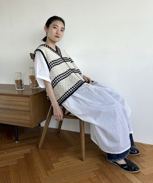 ONIGIRI(オニギリ)の「インドコットン タックワンピース(ワンピース・レディース・チャコール/ネイビー/ホワイト・FREE)」の4枚目の写真