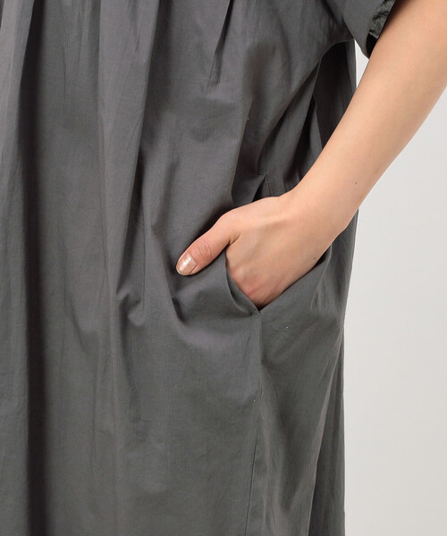 ONIGIRI(オニギリ)の「インドコットン タックワンピース(ワンピース・レディース・チャコール/ネイビー/ホワイト・FREE)」の19枚目の写真