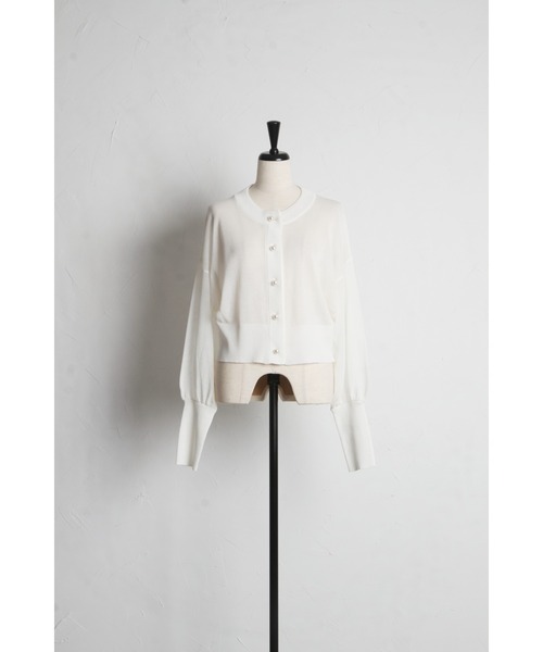 tocco closet(トッコ クローゼット)の「パール釦シアーラメニットカーディガン(カーディガン/ボレロ・レディース・サックスブルー/ピンクベージュ/ミント/ブラック/オフホワイト・M)」の12枚目の写真