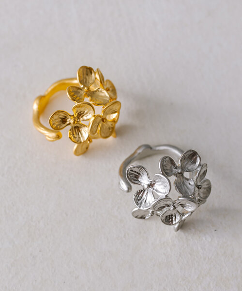 ear PAPILLONNER（イアパピヨネ）の「お花/スモールフラワーリング【SUM1 STYLE(スミスタイル)】（リング・レディース・シルバー/ゴールド・FREE）」の6枚目の写真