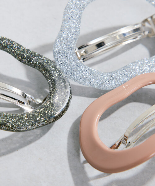 Kastane（カスタネ）の「【fiw.】クラウドバレッタ（バレッタ/ヘアクリップ・レディース・ブラック/ベージュ/シルバー・FREE）」の4枚目の写真