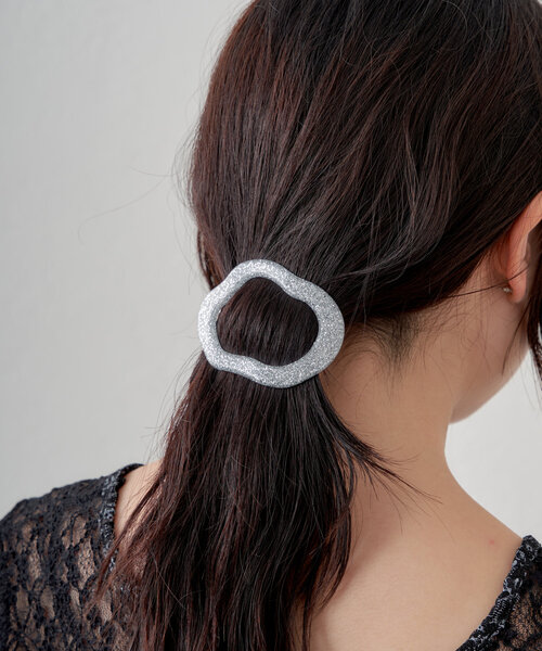 Kastane（カスタネ）の「【fiw.】クラウドバレッタ（バレッタ/ヘアクリップ・レディース・ブラック/ベージュ/シルバー・FREE）」の8枚目の写真