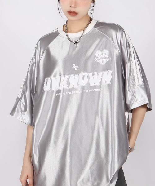 MGV(エムジーヴィー)の「Football Uniform-Like(Tシャツ/カットソー・レディース・シルバー/ブラック・MEDIUM/X-LARGE/LARGE)」の1枚目の写真