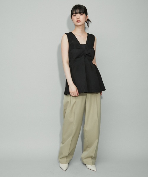 ADAM ET ROPE'(アダムエロペ)の「【WEB限定・洗える】ツイストニットビスチェ(ニット/セーター・レディース・オフホワイト/グレー/ブラック・FREE)」の12枚目の写真