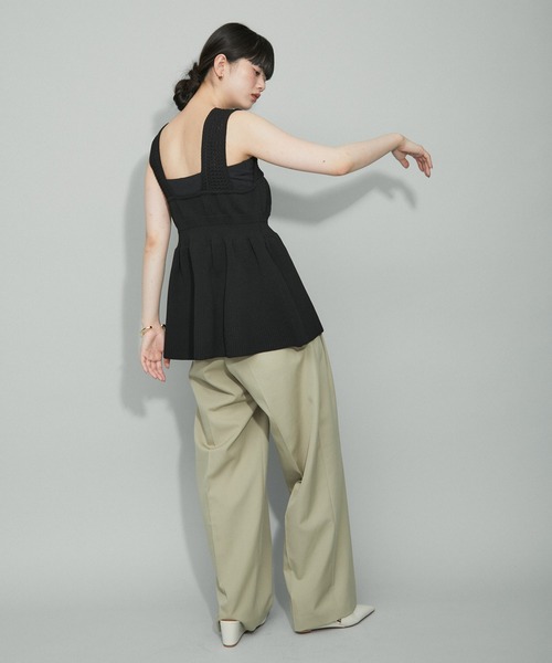 ADAM ET ROPE'(アダムエロペ)の「【WEB限定・洗える】ツイストニットビスチェ(ニット/セーター・レディース・オフホワイト/グレー/ブラック・FREE)」の11枚目の写真