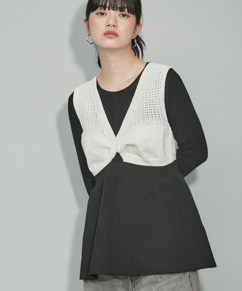 ADAM ET ROPE'(アダムエロペ)の「【WEB限定・洗える】ツイストニットビスチェ(ニット/セーター・レディース・オフホワイト/グレー/ブラック・FREE)」の6枚目の写真