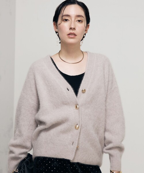 NOLLEY’S Sophi(ノーリーズソフィ)の「ヘアリーVネックカーディガン(カーディガン/ボレロ・レディース・グレー/グレイッシュベージュ/サックスブルー・38)」の22枚目の写真