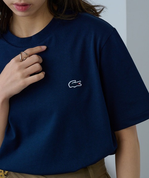 LACOSTE(ラコステ)の「【LACOSTE】ワンポイントロゴTシャツ TH5582-99(Tシャツ/カットソー・レディース・アイボリー/ホワイト/ネイビー/イエロー/ブラック/サックスブルー・XL/L/M/S/XS)」の7枚目の写真
