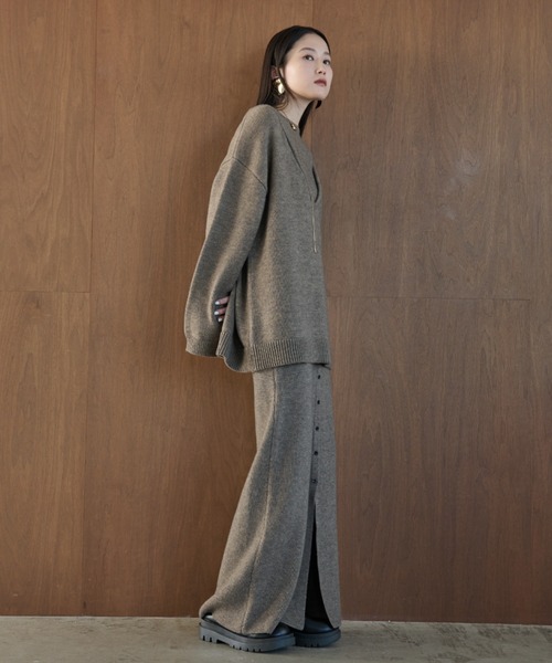 AIC.（エーアイシー）の「アルパカタッチカットアウトオーバーサイズニット（ニット/セーター・レディース・ブラック/チャコールグレー/グレイッシュベージュ・FREE）」の15枚目の写真