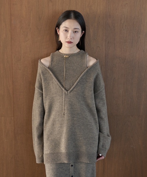 AIC.（エーアイシー）の「アルパカタッチカットアウトオーバーサイズニット（ニット/セーター・レディース・ブラック/チャコールグレー/グレイッシュベージュ・FREE）」の5枚目の写真