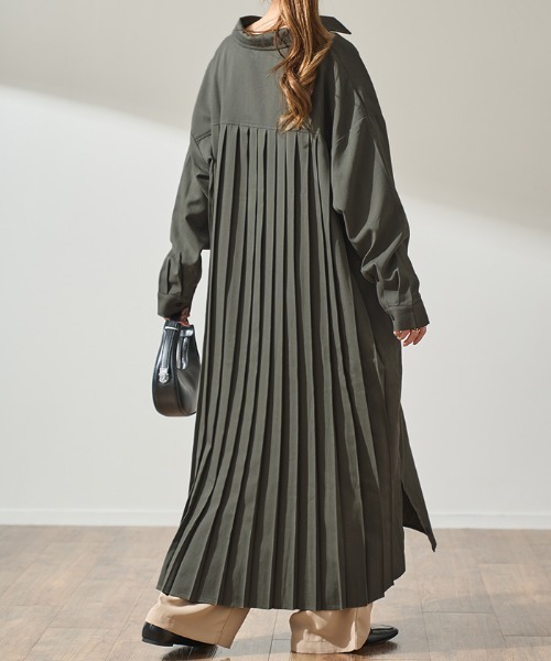 HUG.U（ハグユー）の「洗練バックプリーツワンピ（ワンピース・レディース・ダークグレー/サンドベージュ/ホワイト/ブラック/オリーブ/アイボリー・FREE）」の21枚目の写真